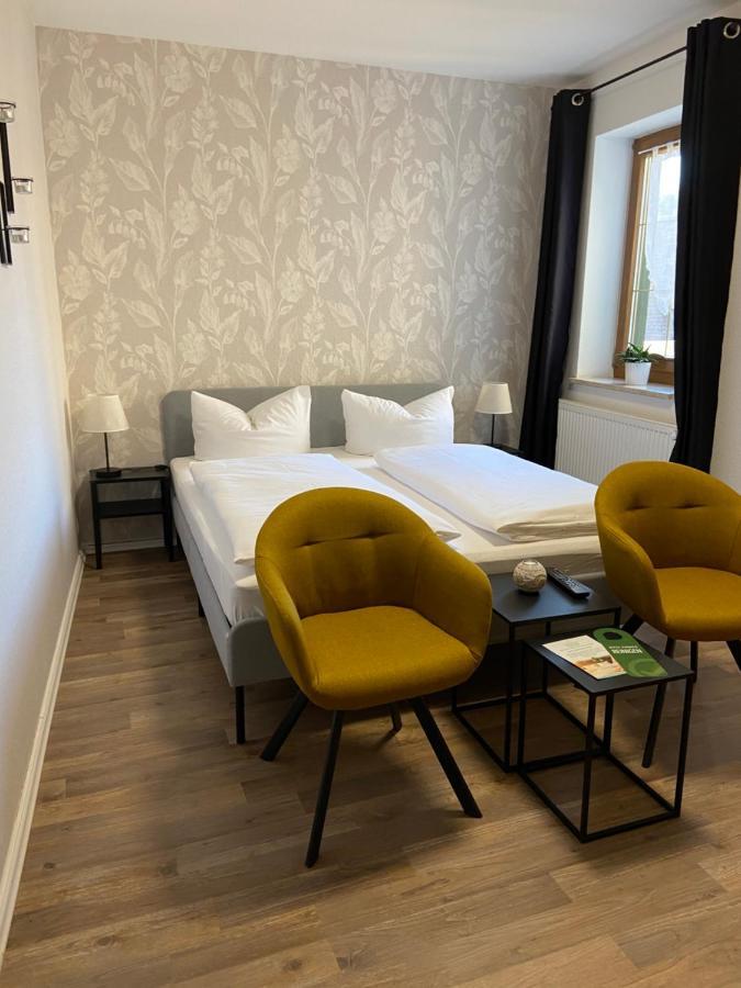 Hotel Garni Zum Rebstock Наумбург Екстер'єр фото