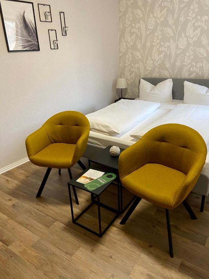 Hotel Garni Zum Rebstock Наумбург Екстер'єр фото