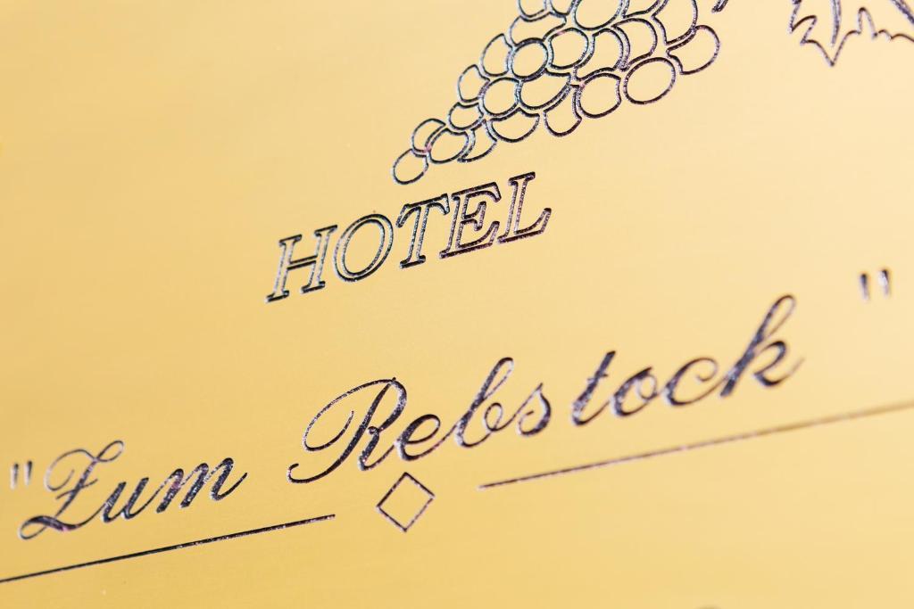 Hotel Garni Zum Rebstock Наумбург Номер фото