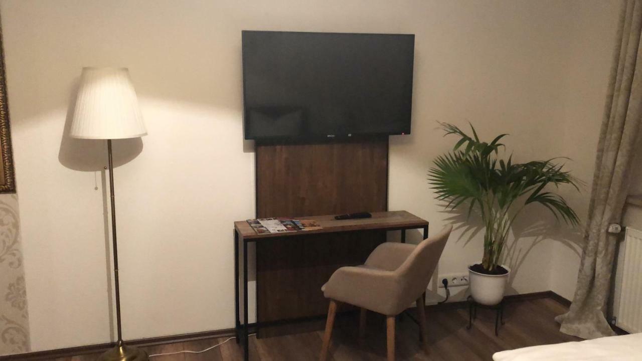 Hotel Garni Zum Rebstock Наумбург Екстер'єр фото