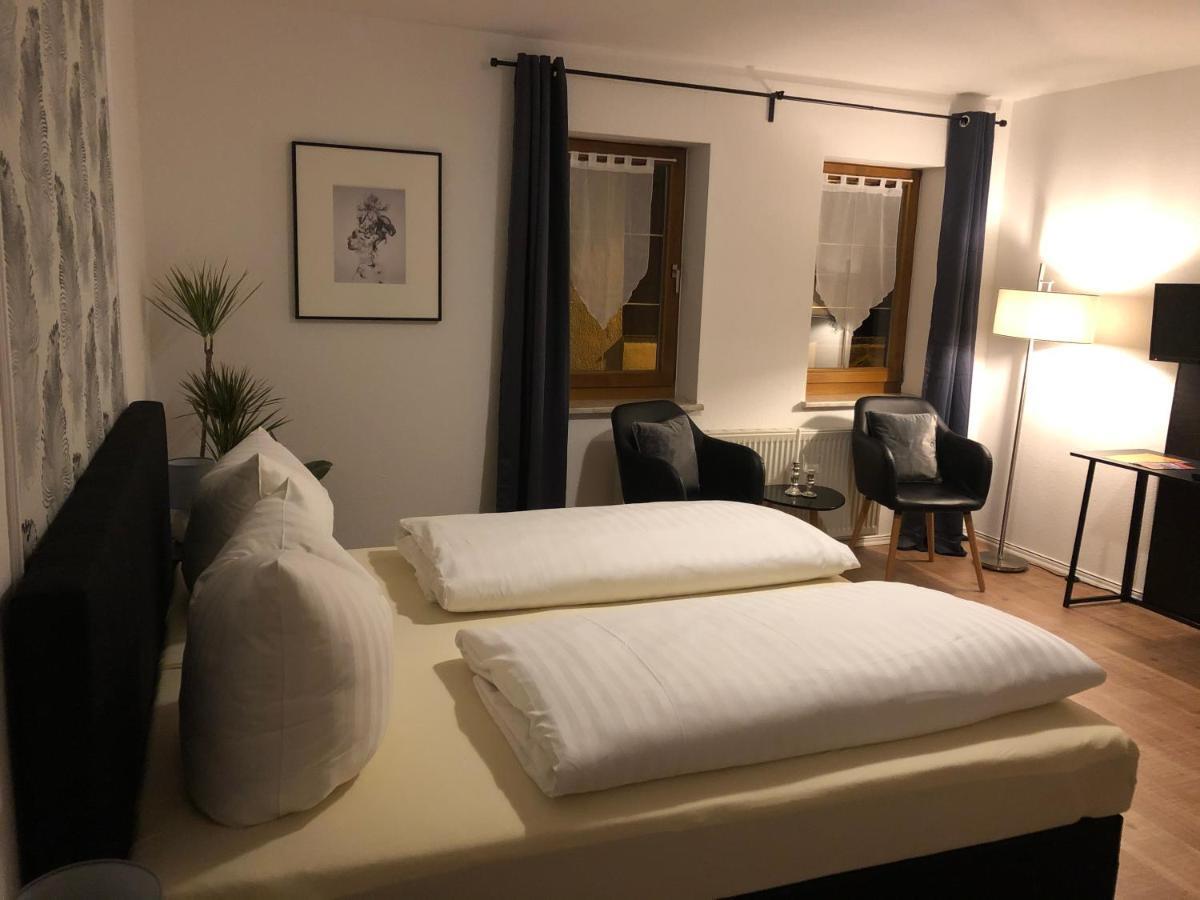 Hotel Garni Zum Rebstock Наумбург Екстер'єр фото
